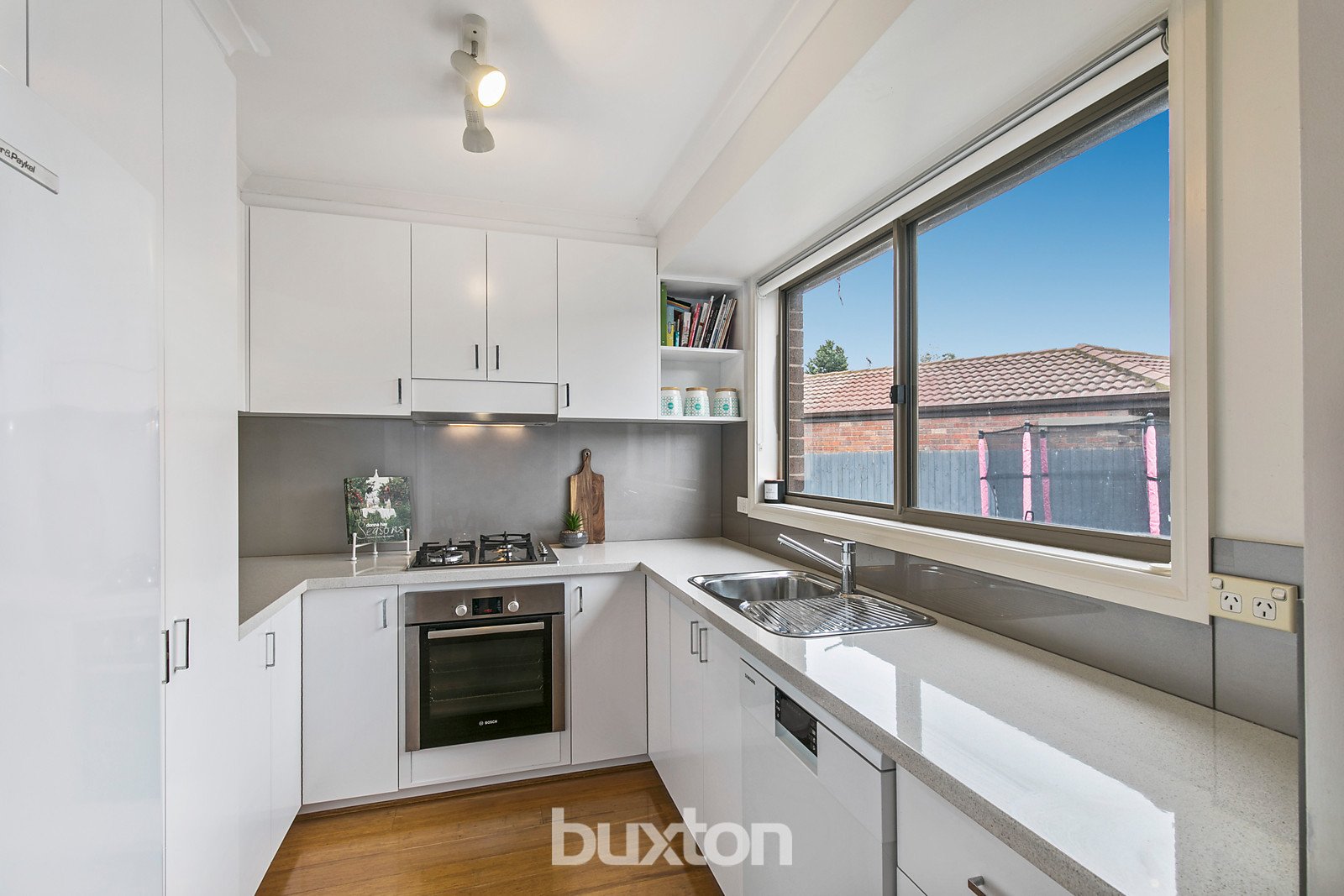 Gallery: 2/10 Willow-Glen Court