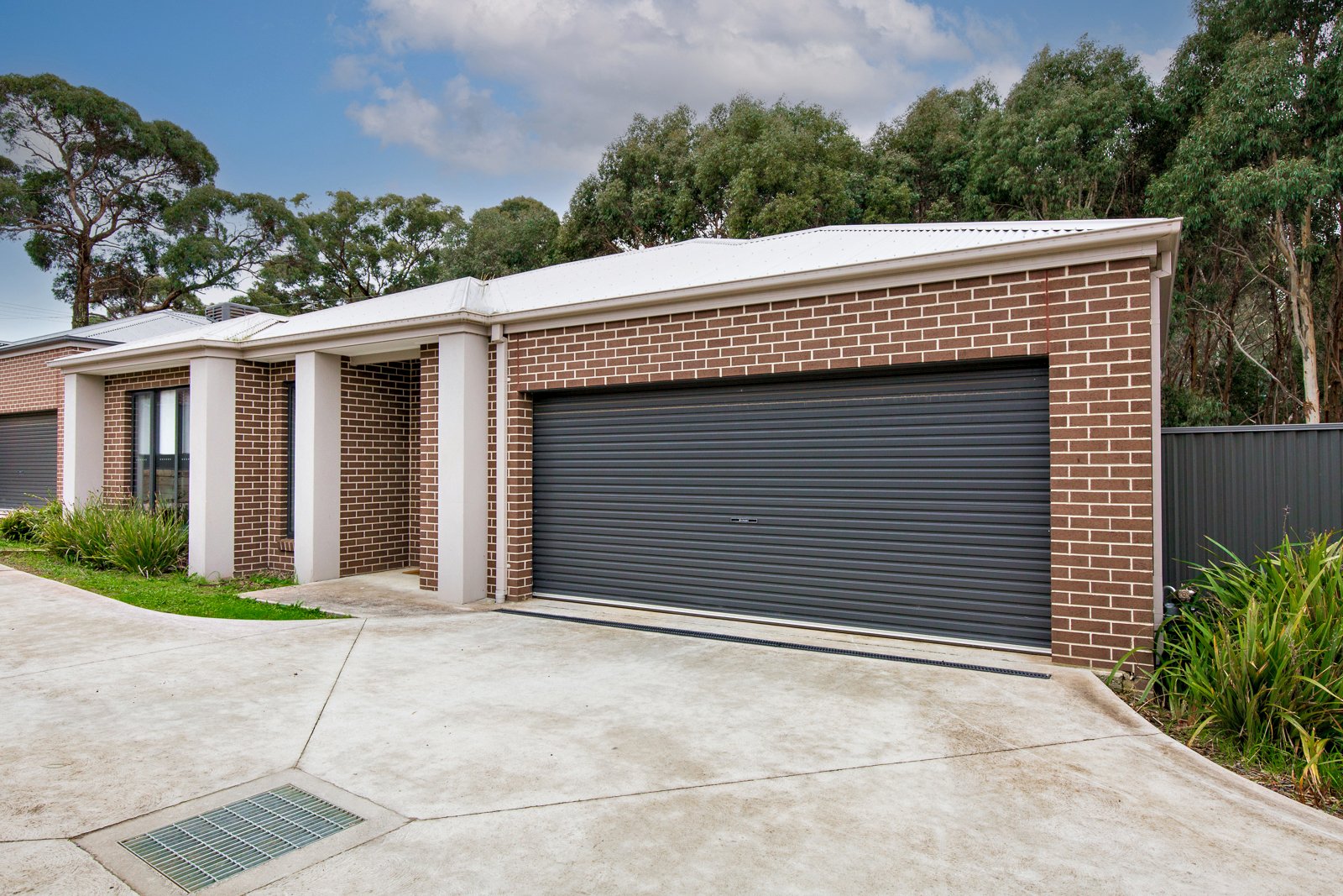 Photos: 2/101 Hermitage Avenue