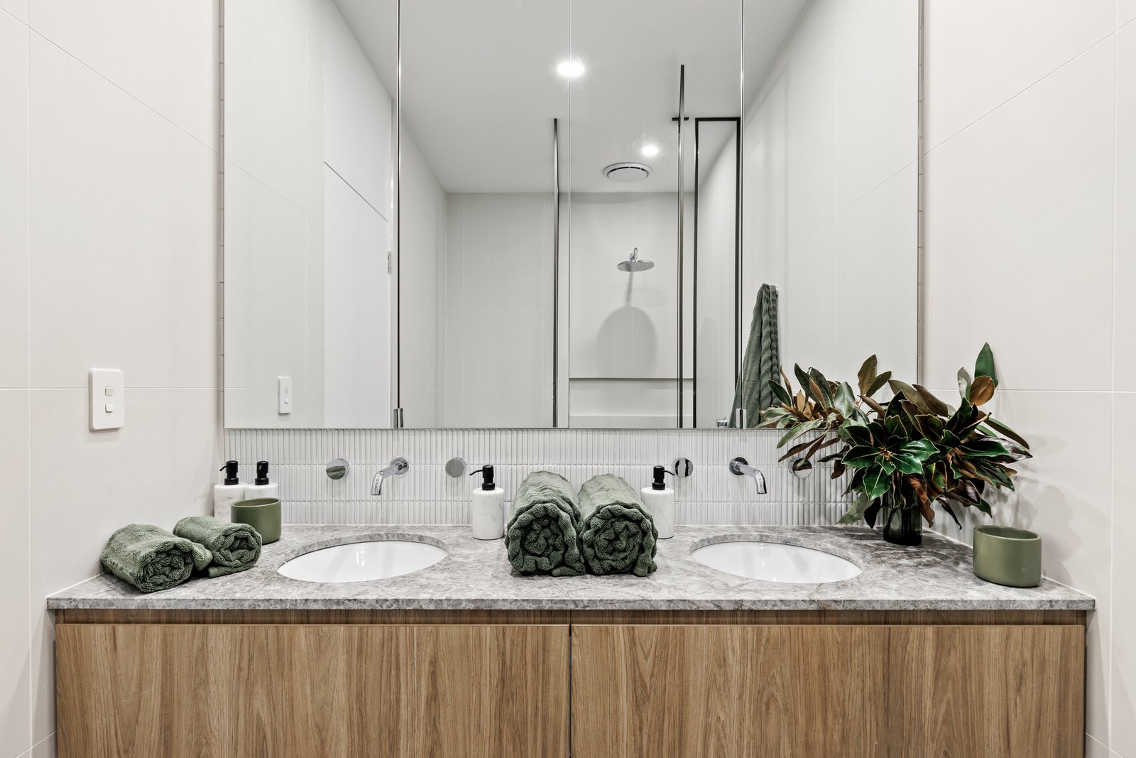 Real Estate and Property in 2/101 Rostrevor Parade, Mont Albert North, VIC