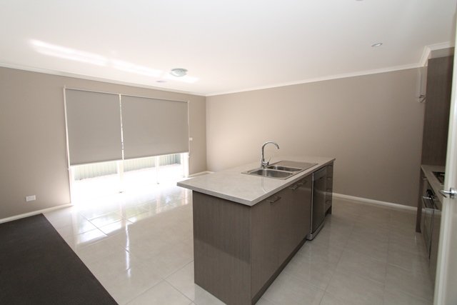 2/101 Spencer Street SEBASTOPOL 12