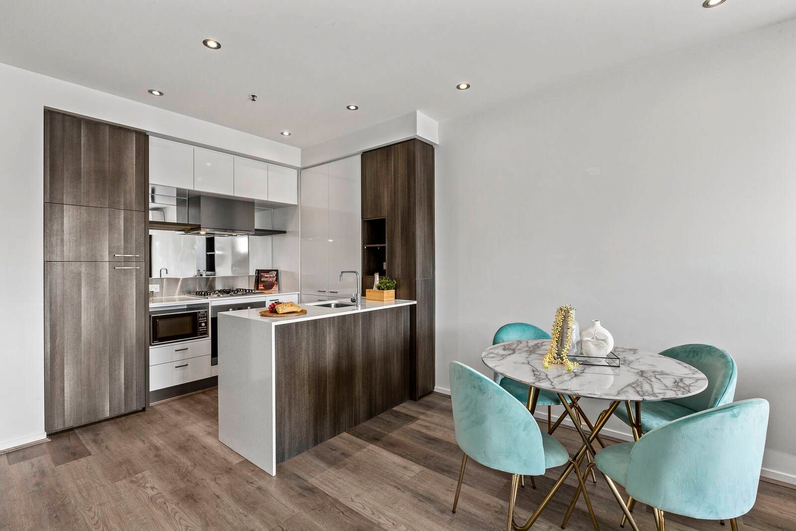 Gallery: 210/12 Martin Street