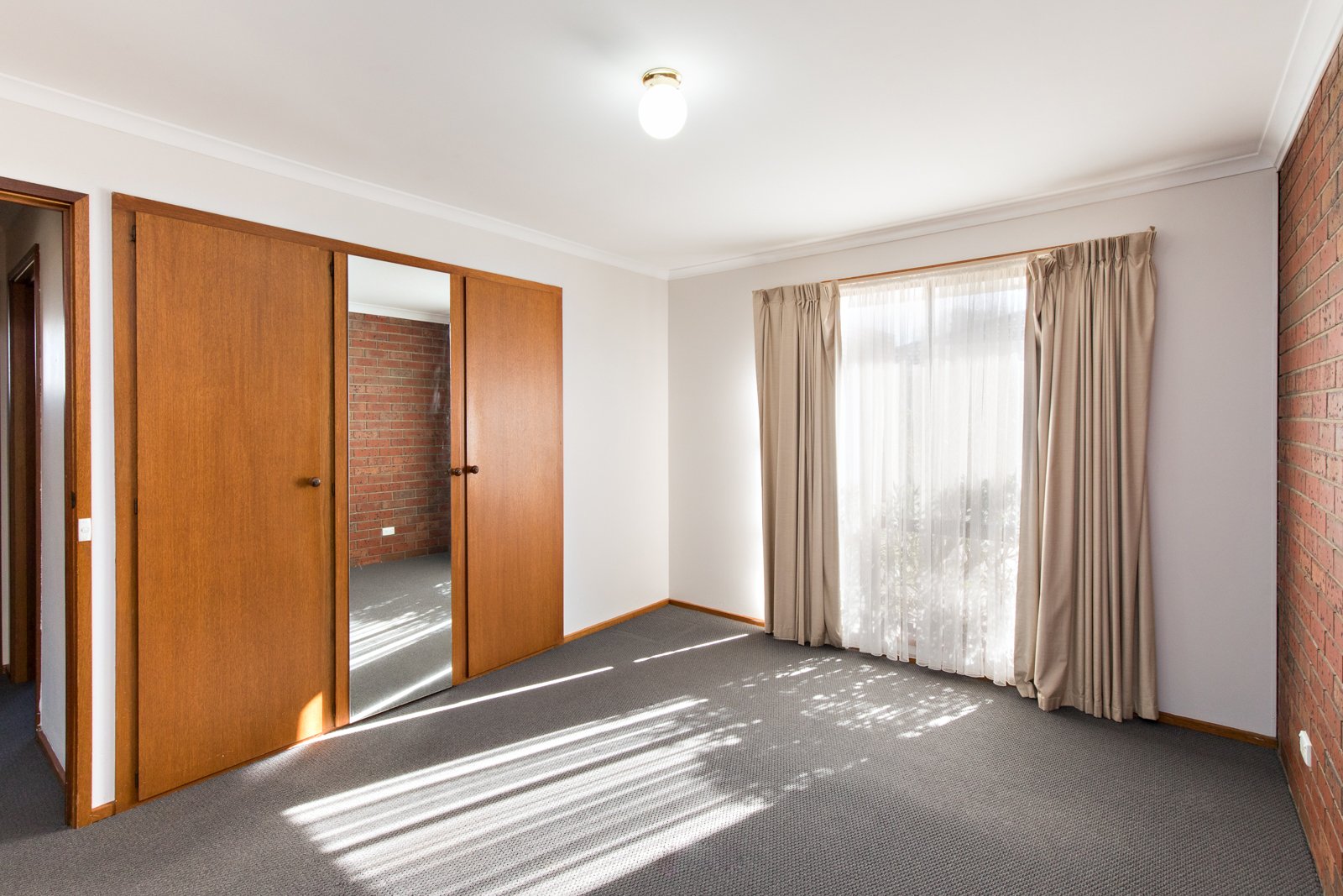 Gallery: 2/1016 South Street