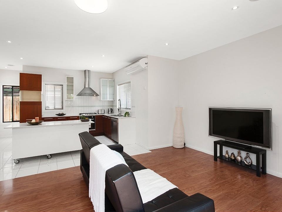 Gallery: 2/102 Grange Road