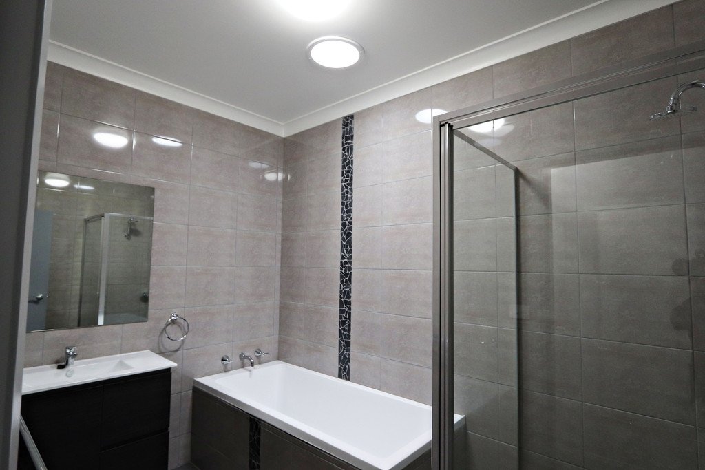 2/102 Winton Street TUMBARUMBA 4