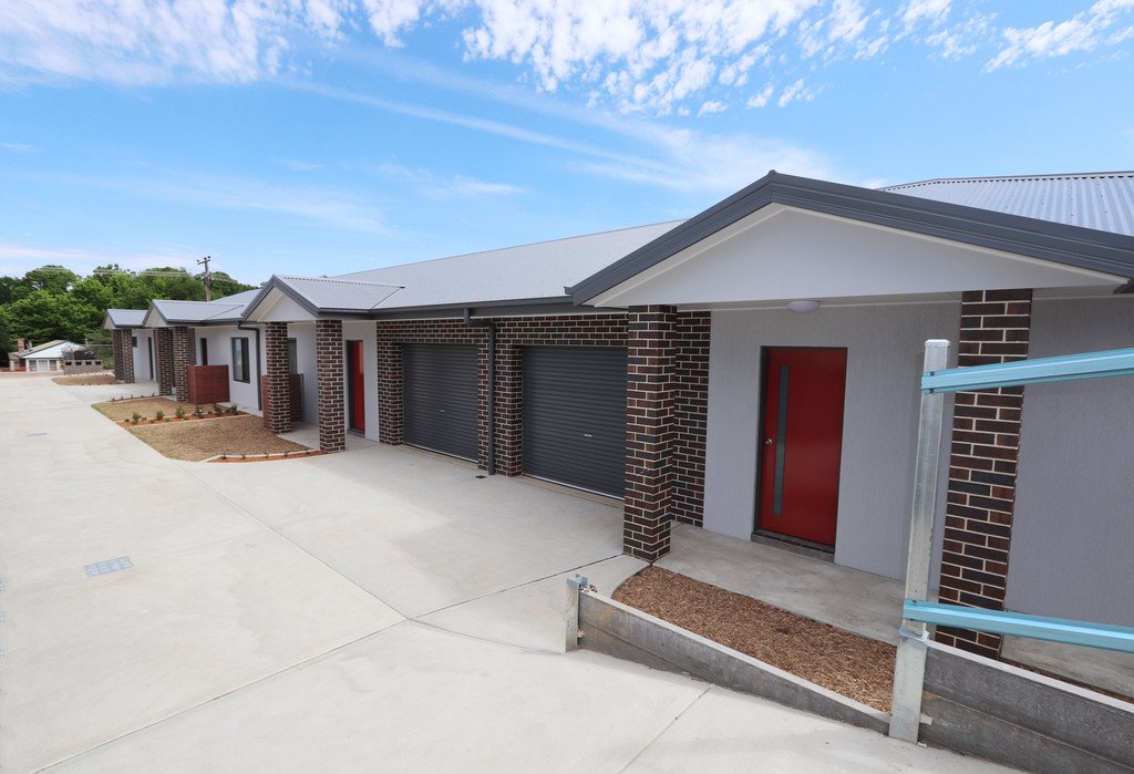 2/102 Winton Street TUMBARUMBA 11