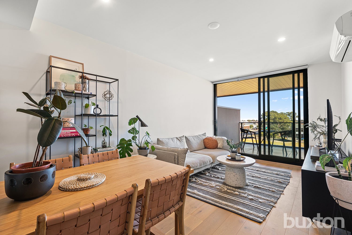 Gallery: 210/215 Chesterville Road
