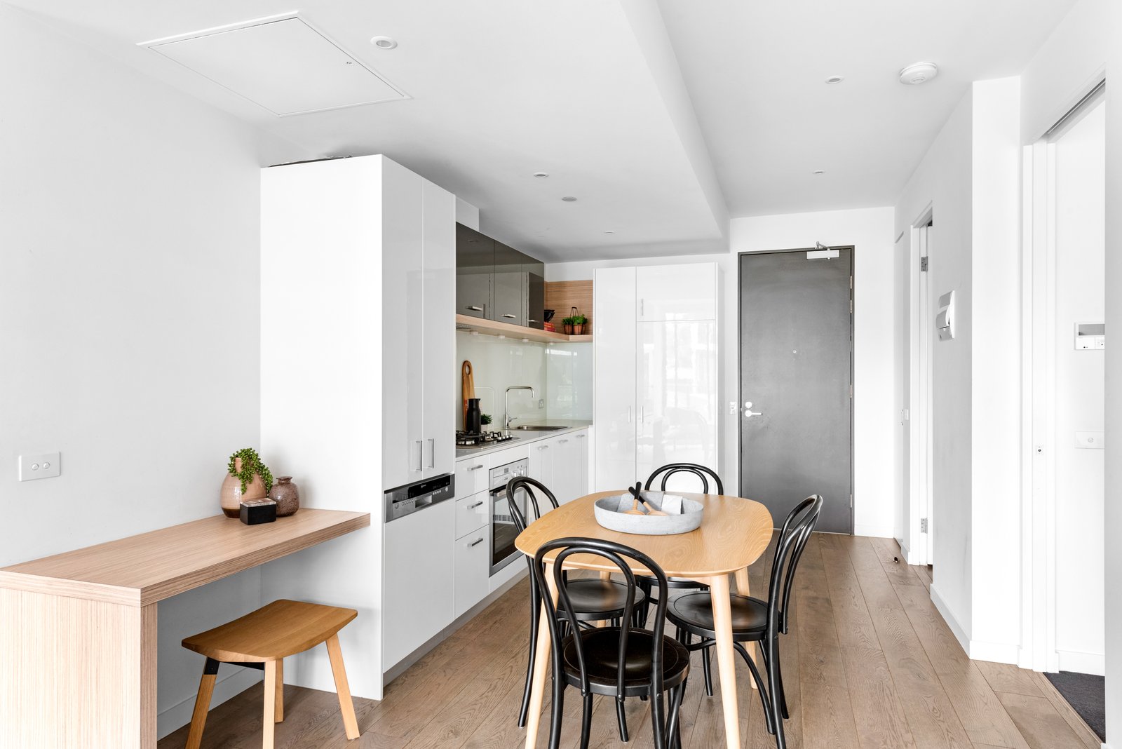 Gallery: 210/222 Bay Road