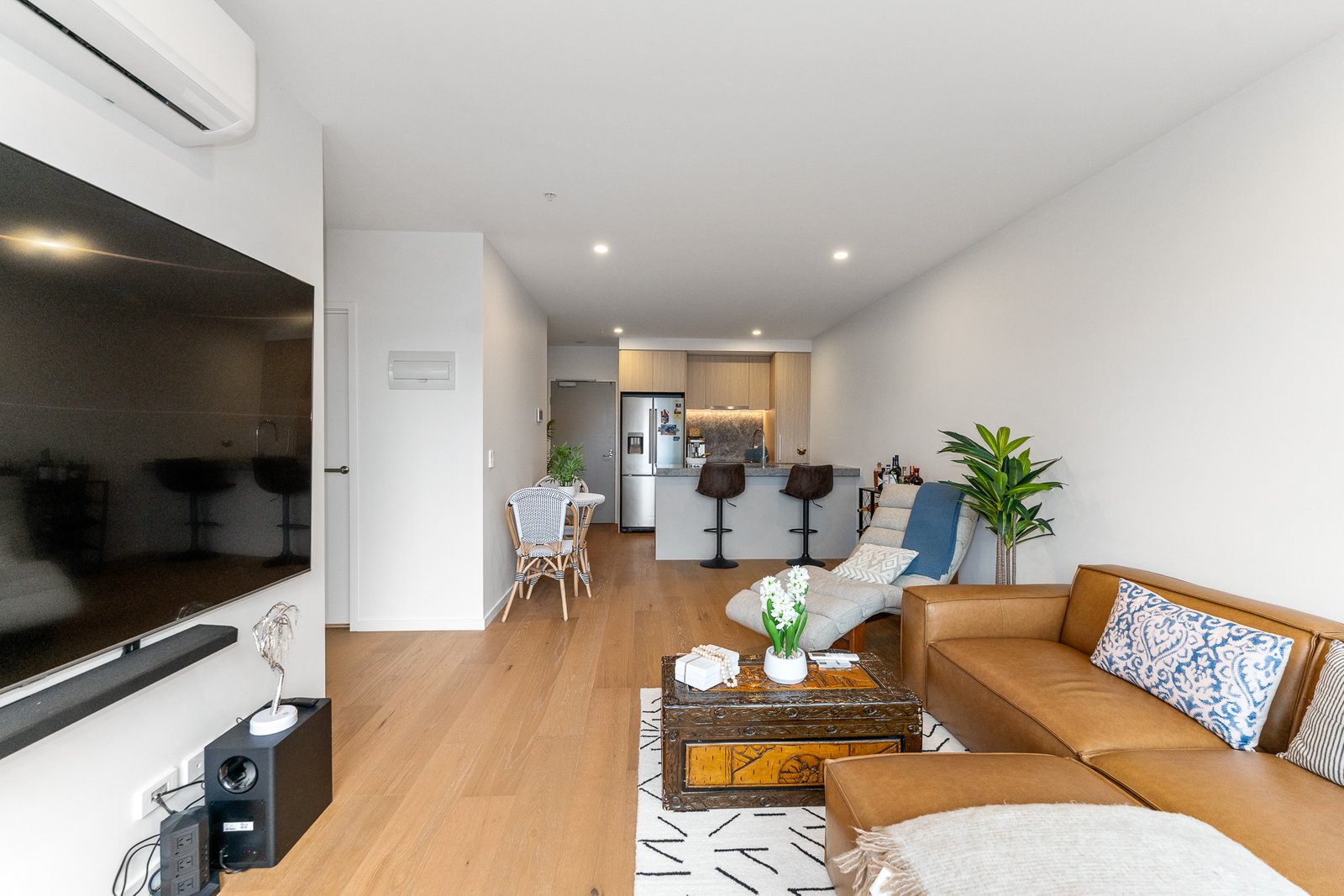 Gallery: 210/248 Bay Road