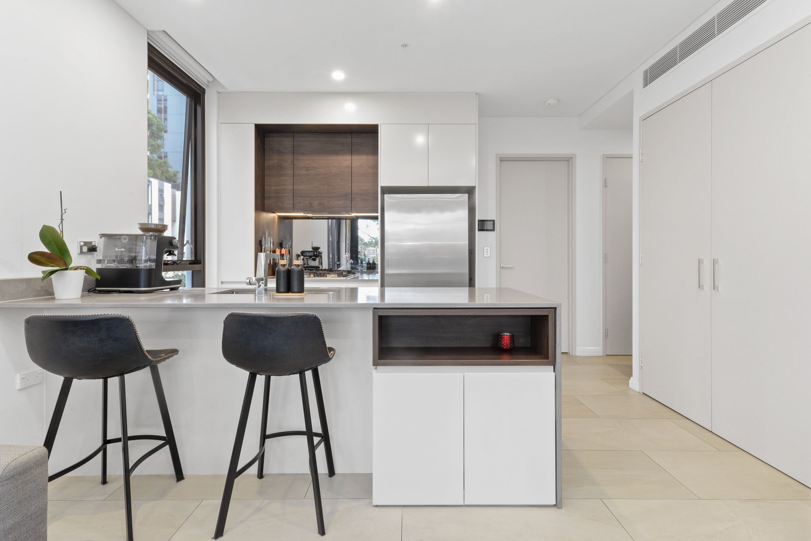 210/3 Finch Drive EASTGARDENS 3