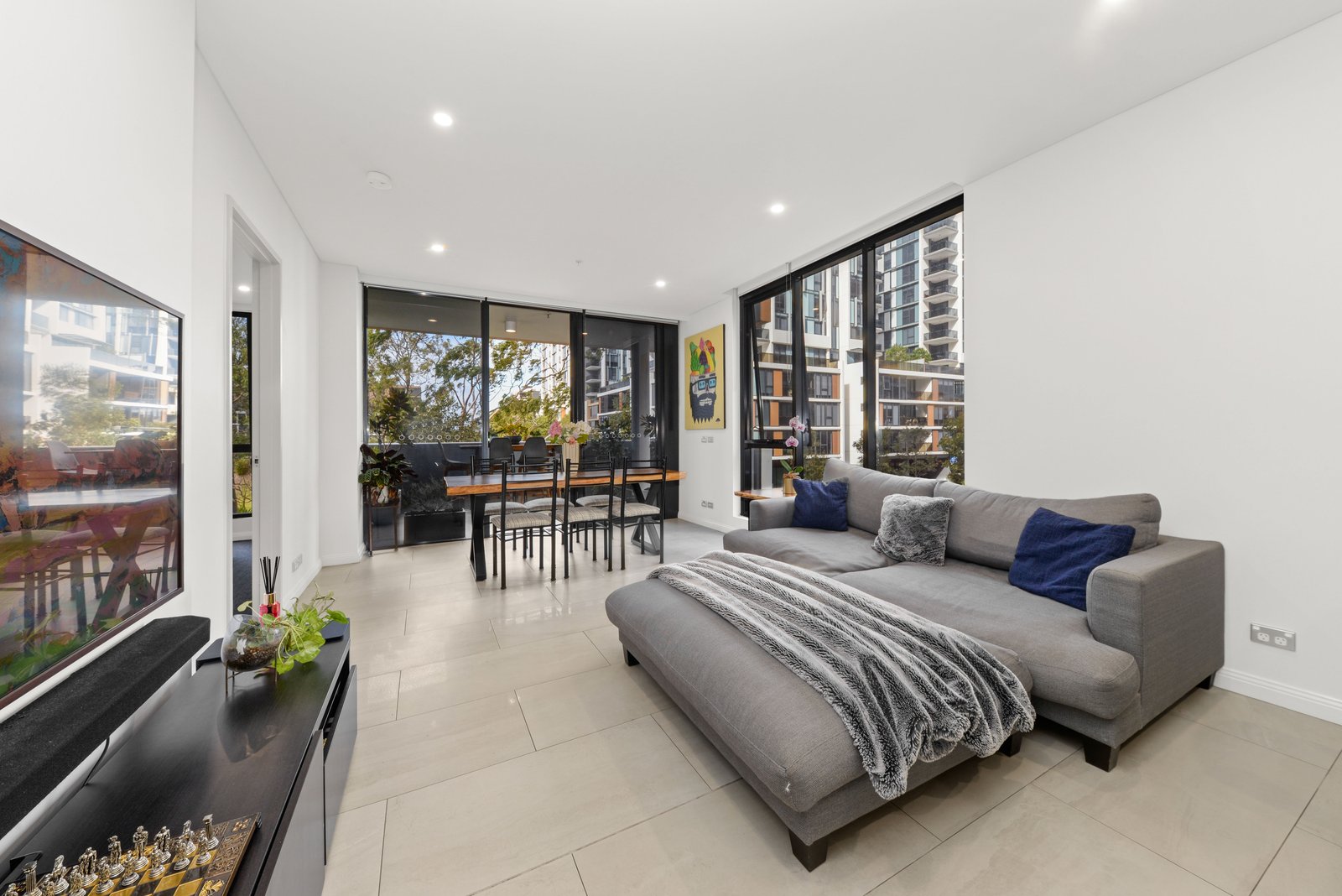 210/3 Finch Drive EASTGARDENS 1