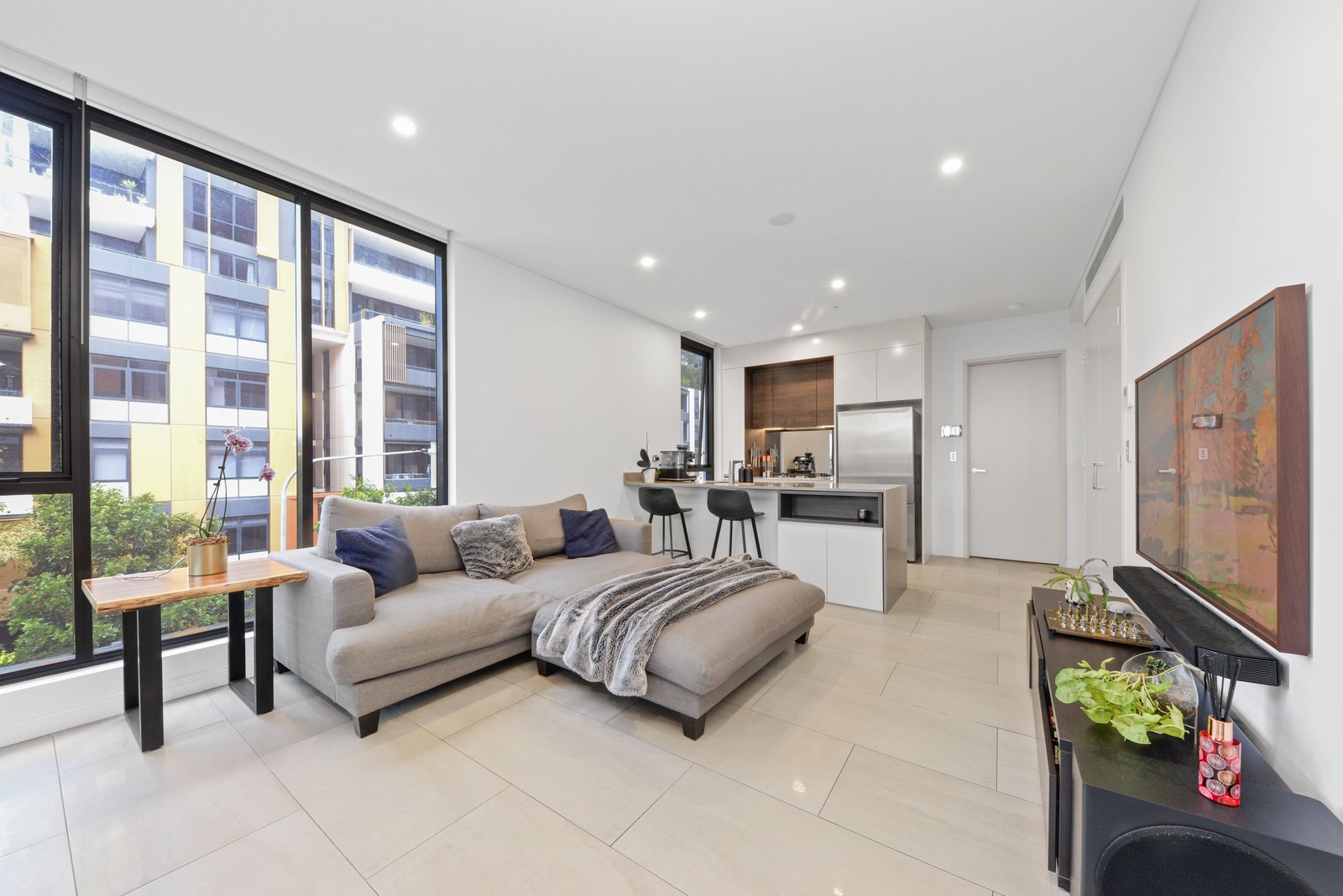 210/3 Finch Drive EASTGARDENS 4