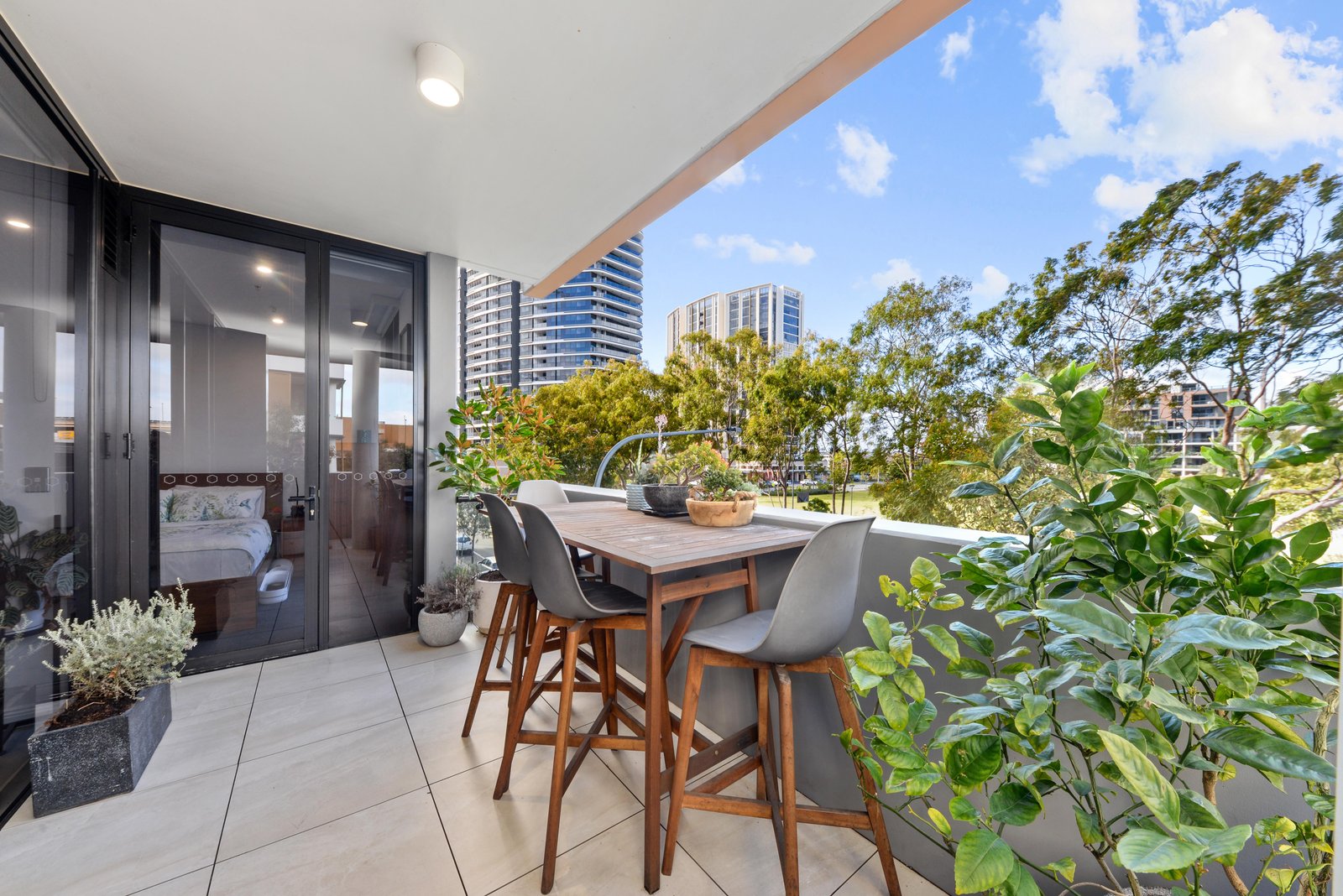210/3 Finch Drive EASTGARDENS 2