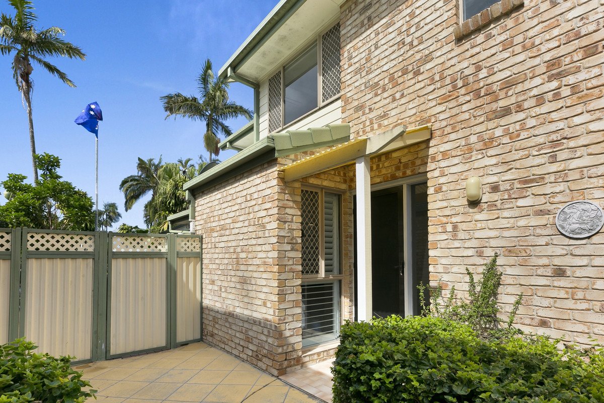 2/103 Nobby Parade MIAMI 13