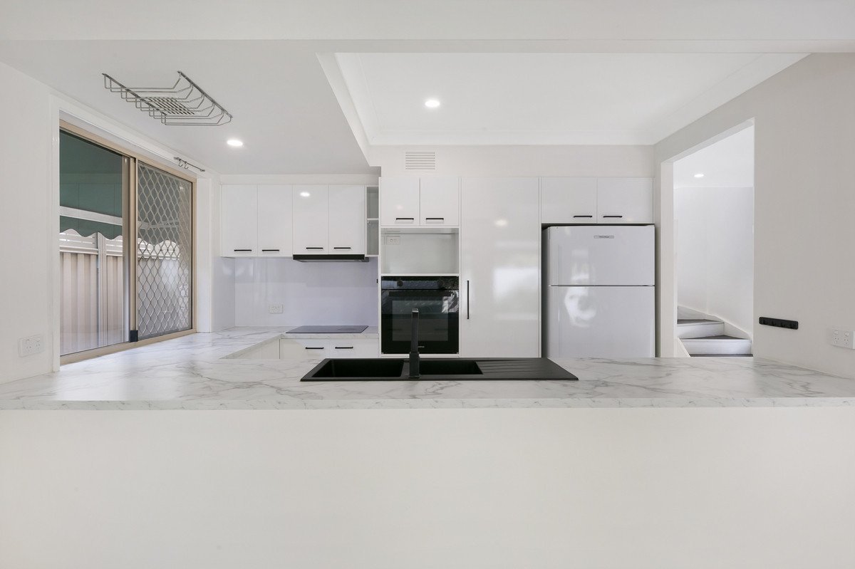 2/103 Nobby Parade MIAMI 5