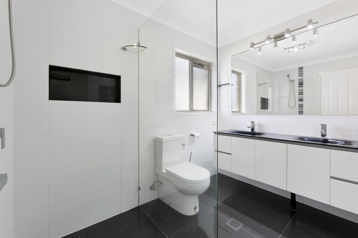 2/103 Nobby Parade MIAMI 7