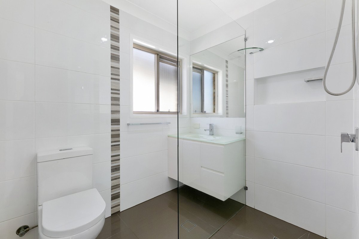 2/103 Nobby Parade MIAMI 9