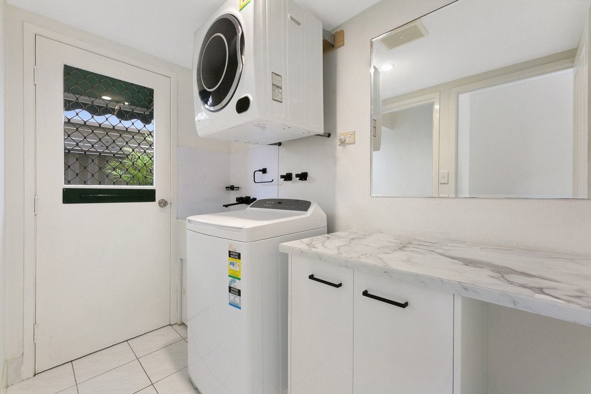 2/103 Nobby Parade MIAMI 10