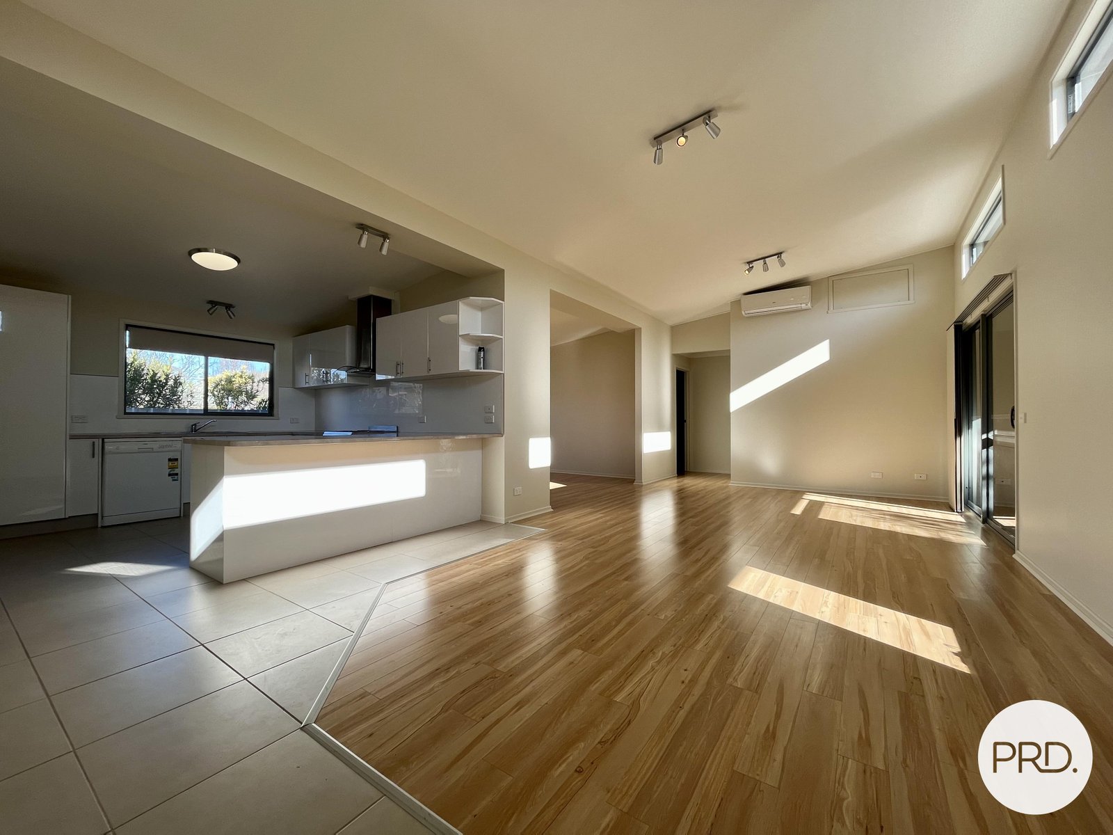 2/1033 Bralgon Street NORTH ALBURY 6