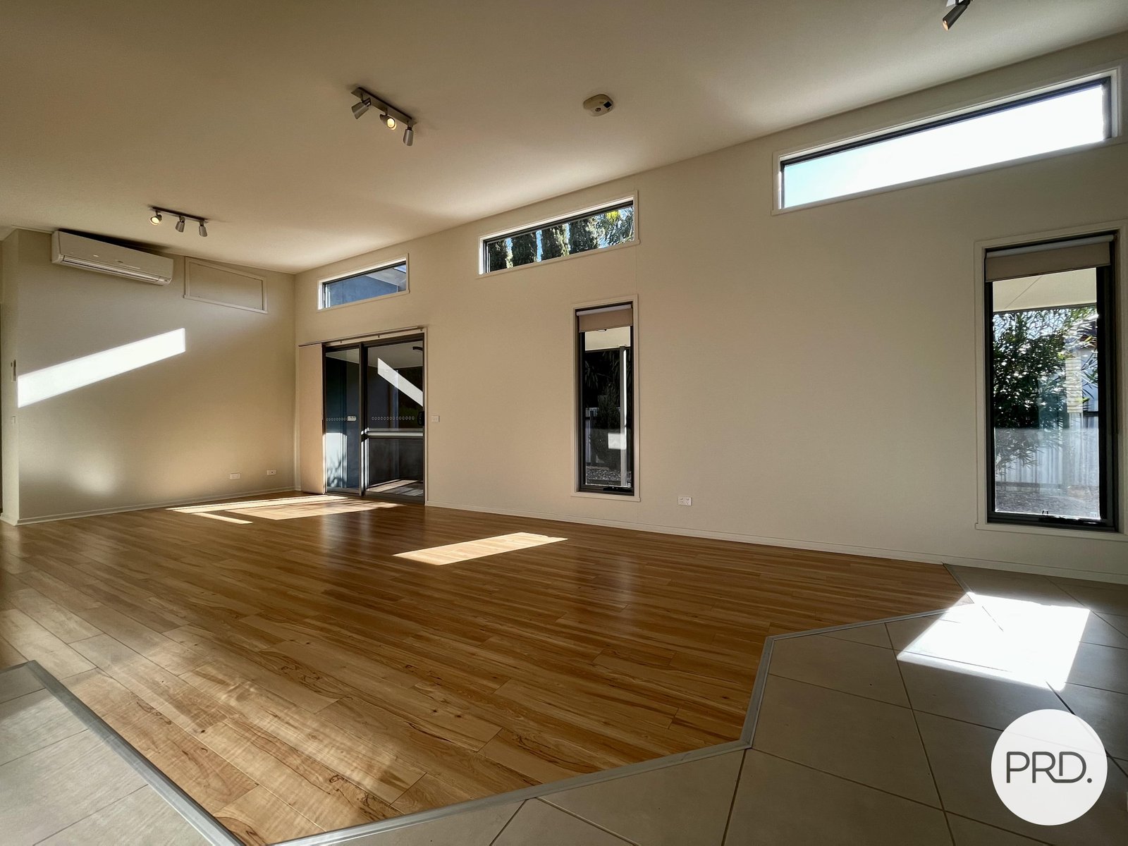 2/1033 Bralgon Street NORTH ALBURY 8