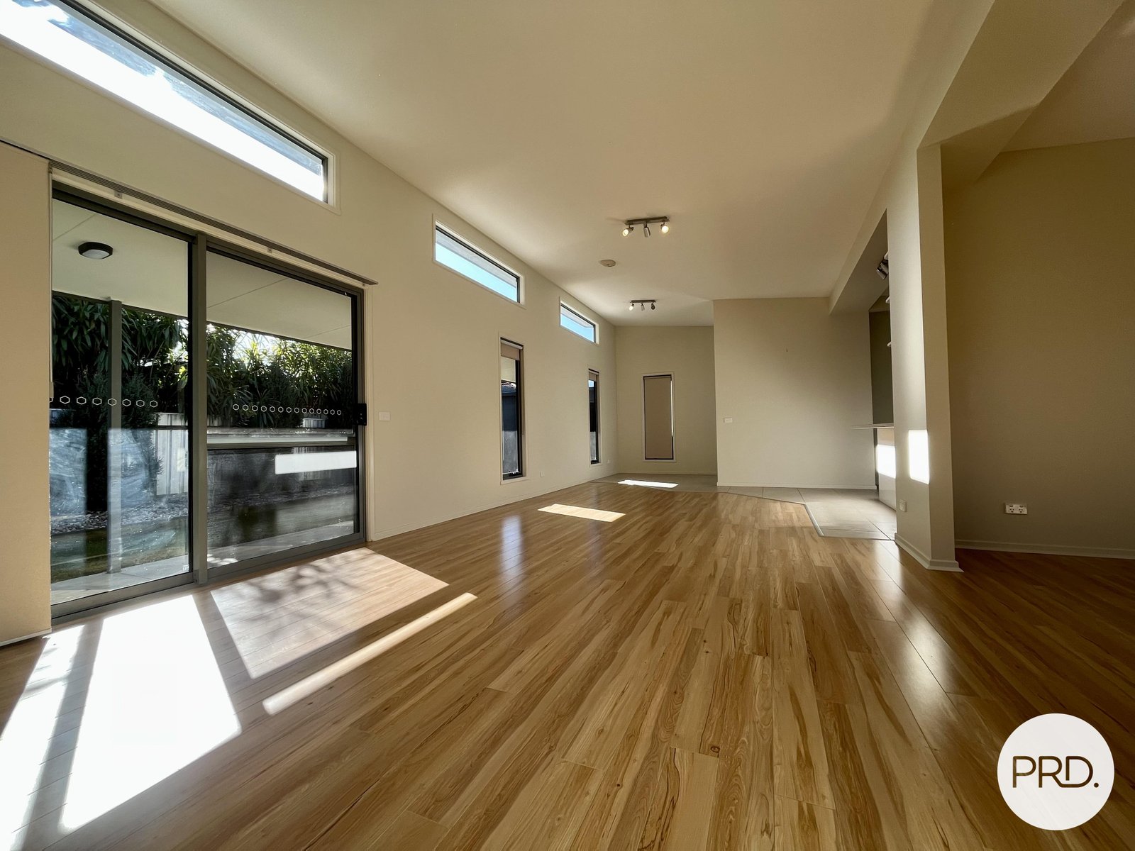 2/1033 Bralgon Street NORTH ALBURY 9