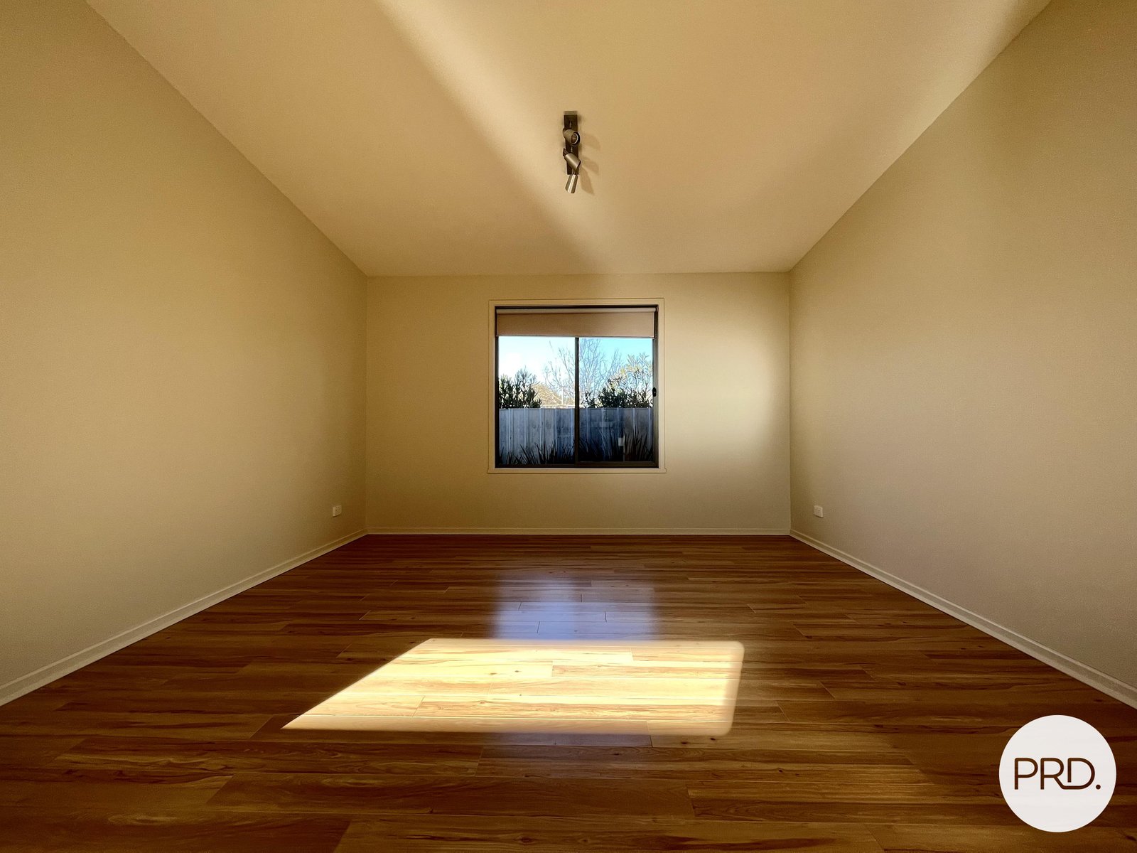 2/1033 Bralgon Street NORTH ALBURY 10