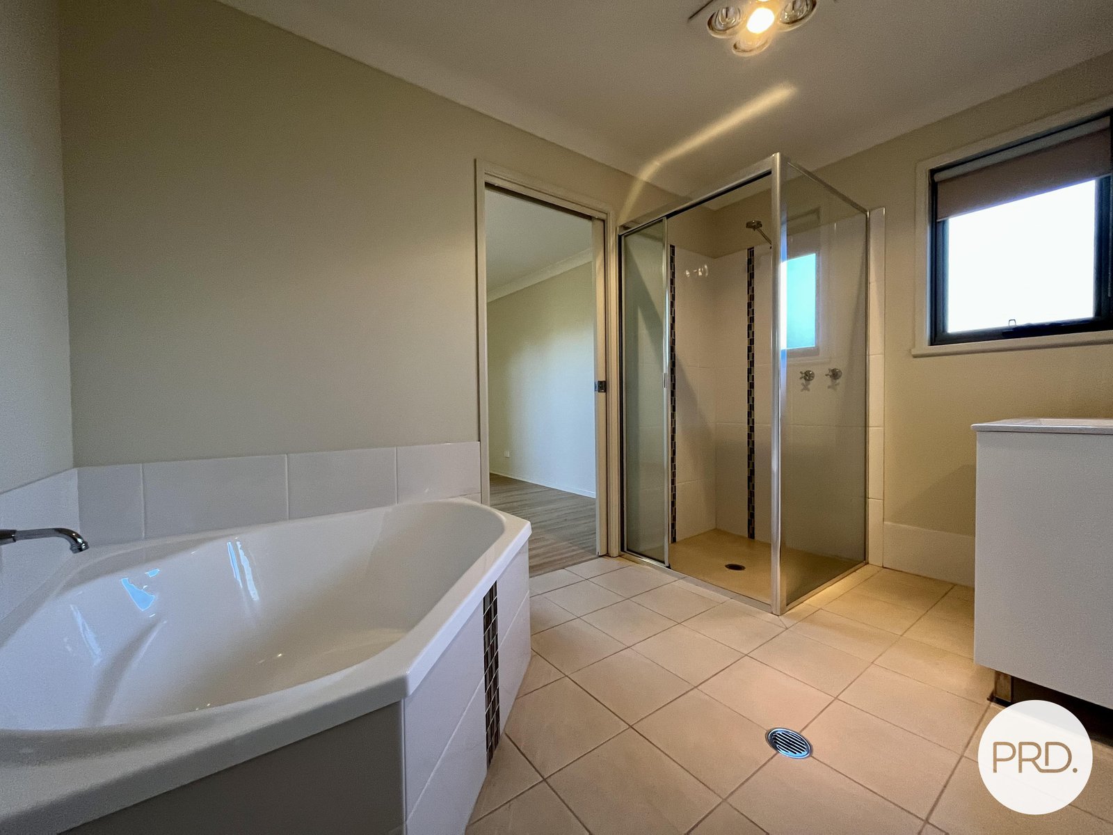 2/1033 Bralgon Street NORTH ALBURY 13