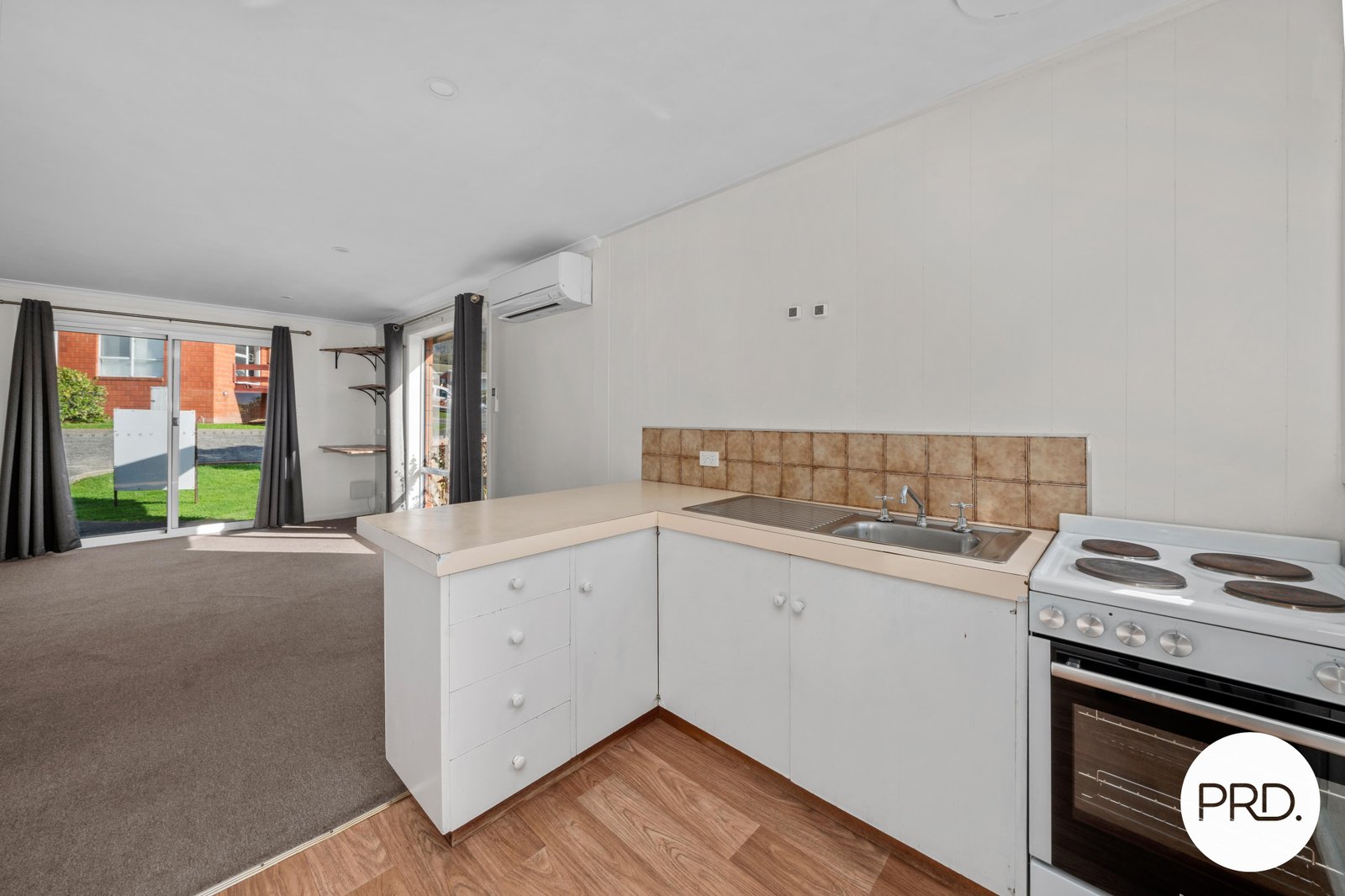 2/104 Abbotsfield Road CLAREMONT 11