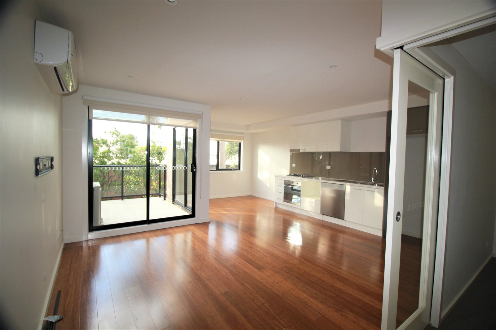 Gallery: 210/436-442 Huntingdale Road