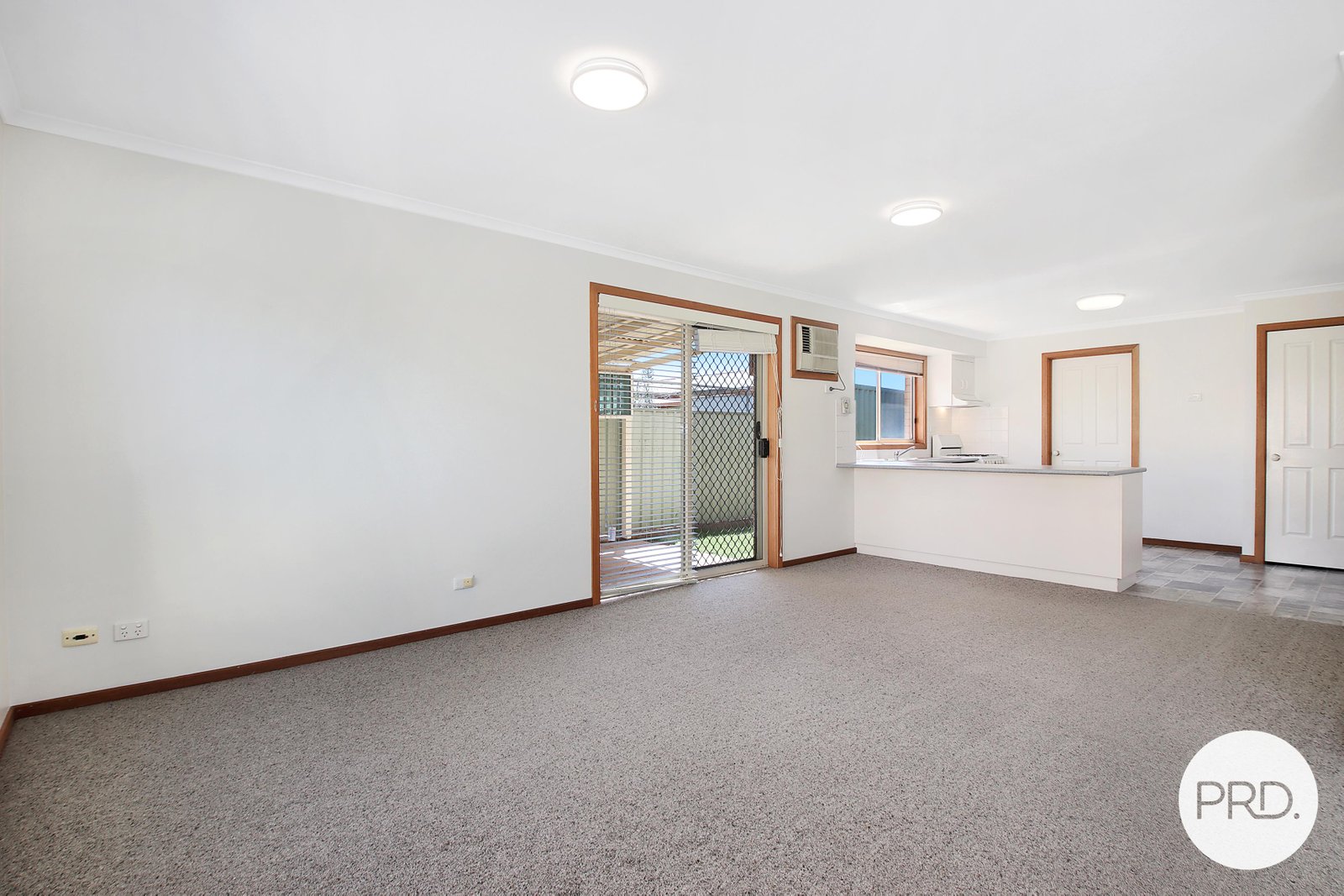 2/1044 Corella Street NORTH ALBURY 5