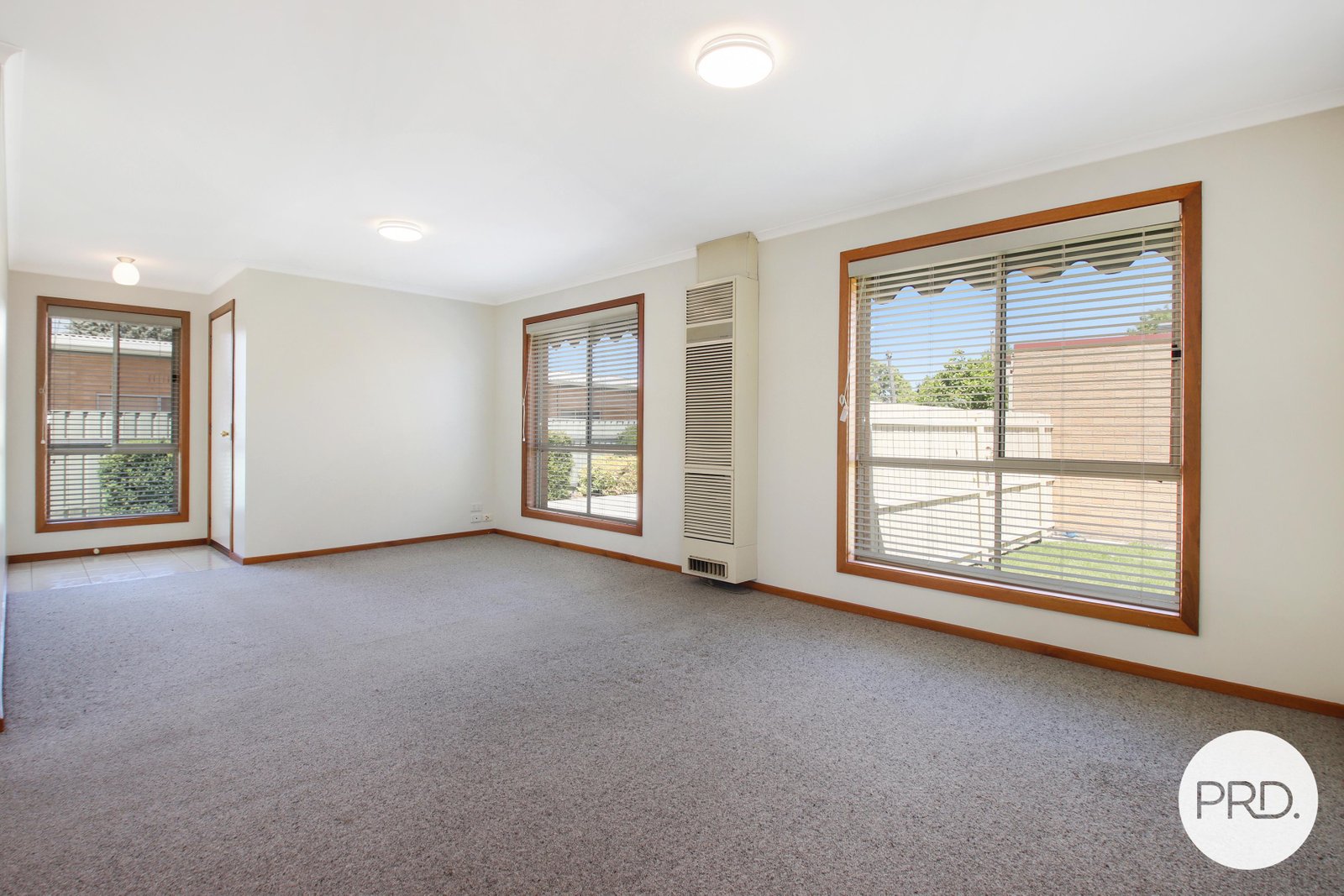 2/1044 Corella Street NORTH ALBURY 6
