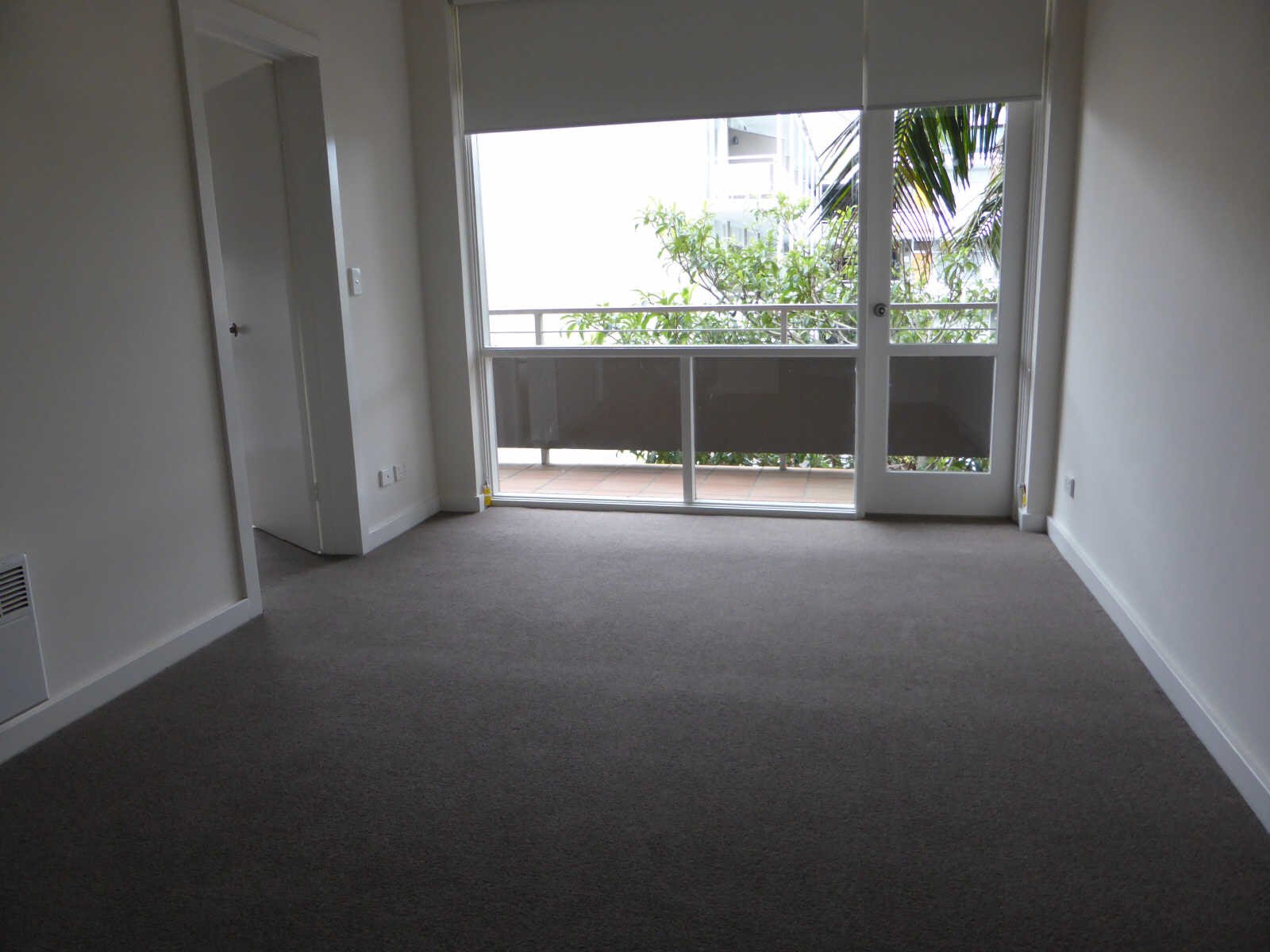 Gallery: 210/445 Royal Parade