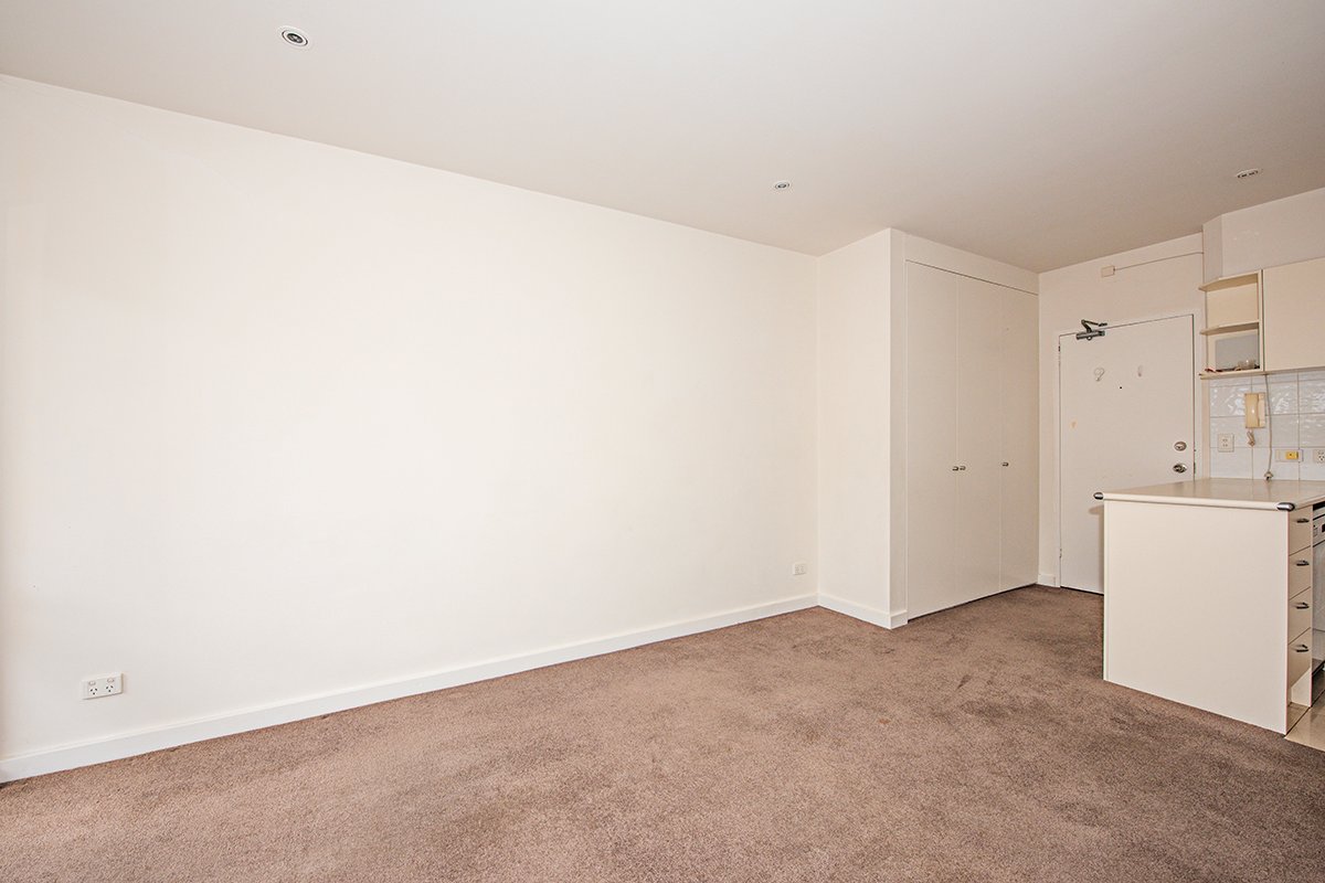 Gallery: 210/445 Royal Parade