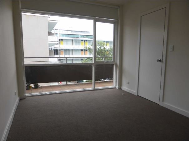Gallery: 210/445 Royal Parade