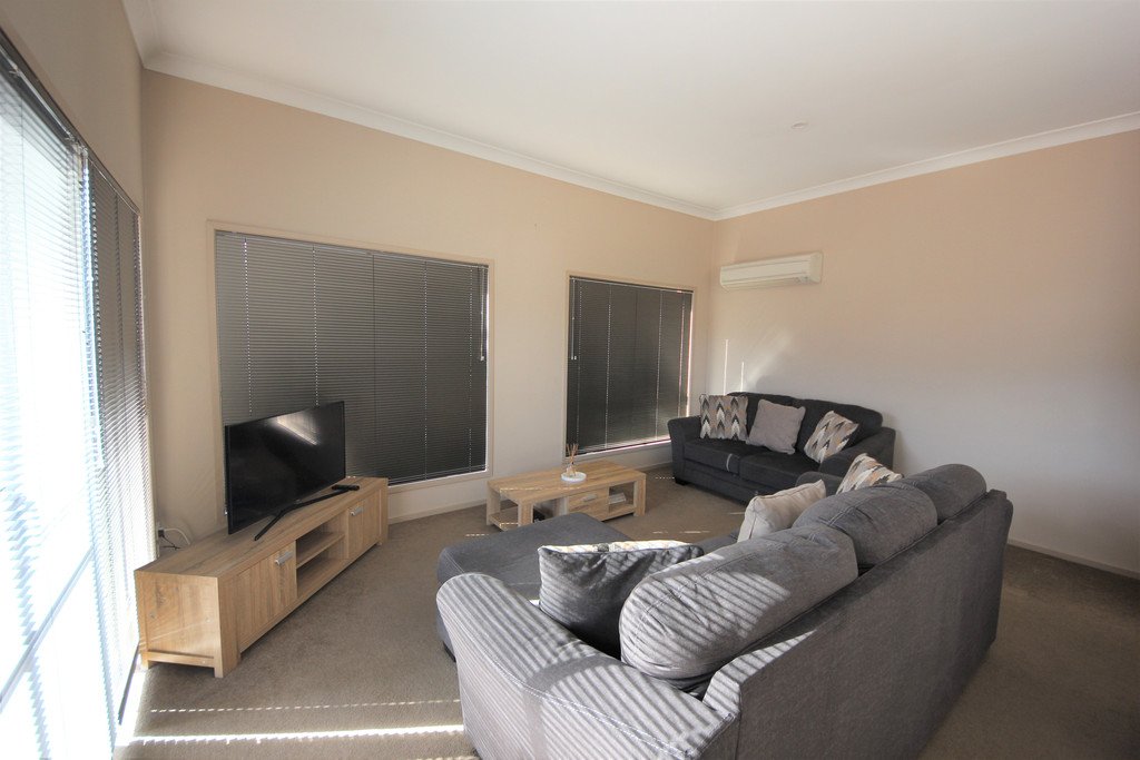 2/105 Bass Street WARRANE 6