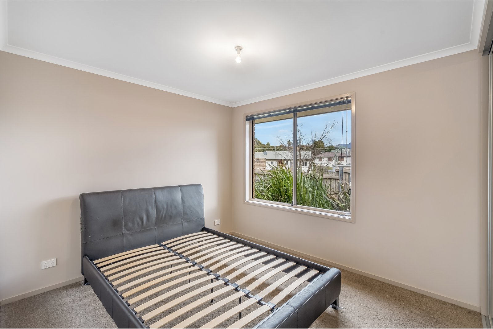 2/105 Bass Street WARRANE 7