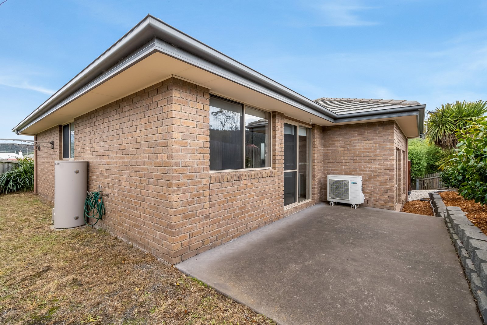 2/105 Bass Street WARRANE 9