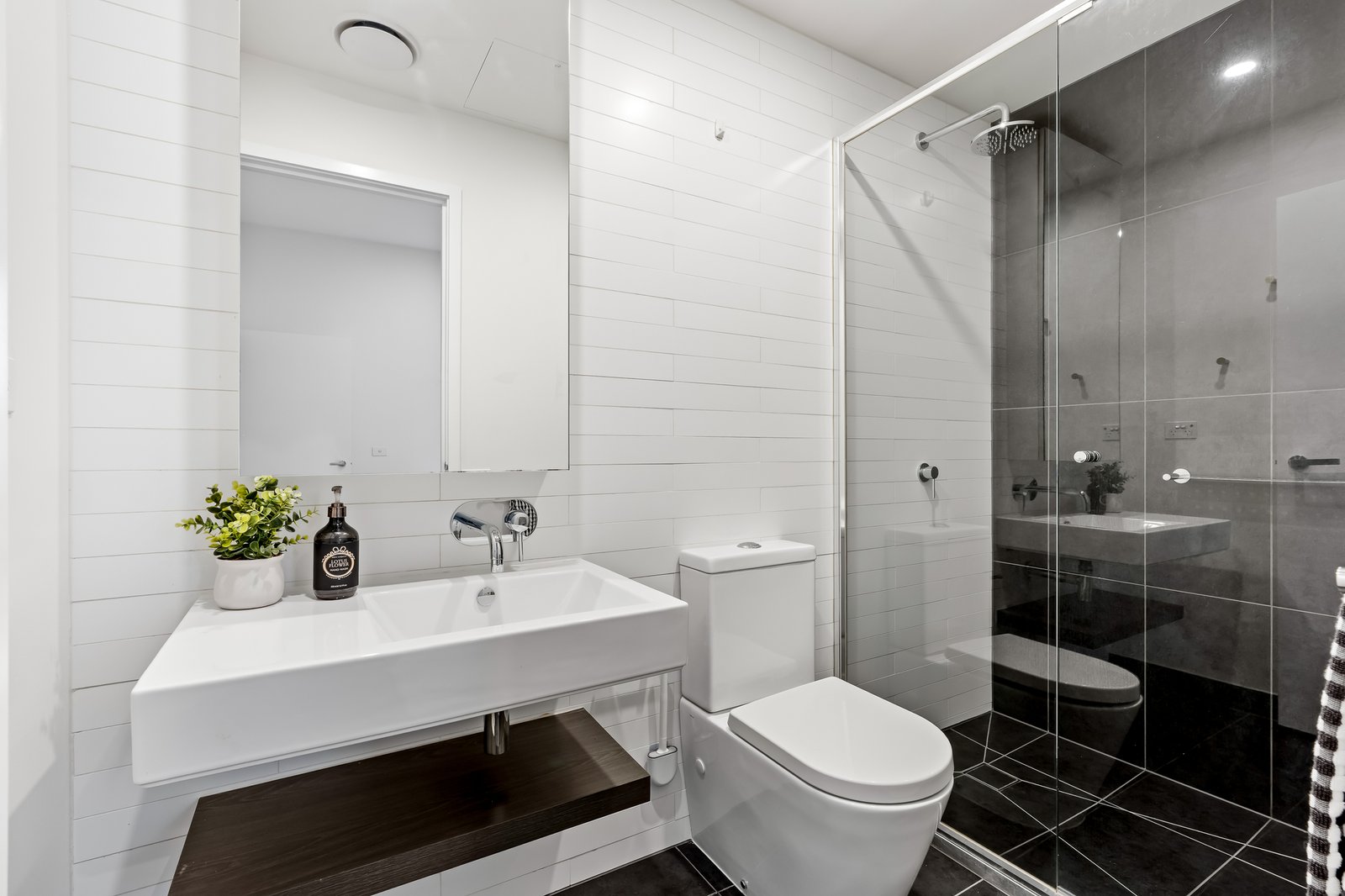 Real Estate and Property in 2/105 Dundas Street, Preston, VIC