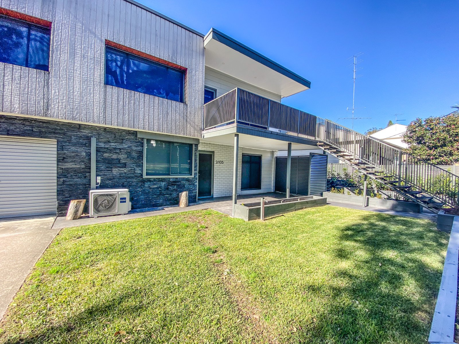 2/105 Stockton Street NELSON BAY 2