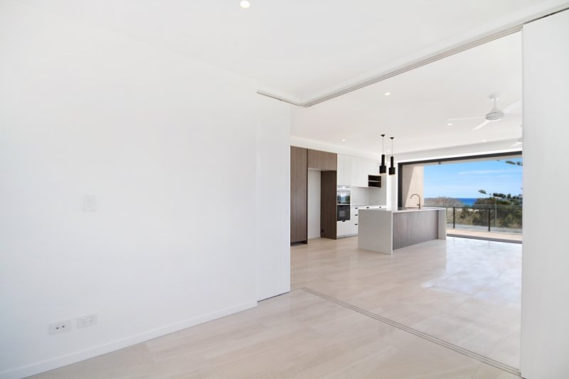 2/106 Pacific Parade BILINGA 4