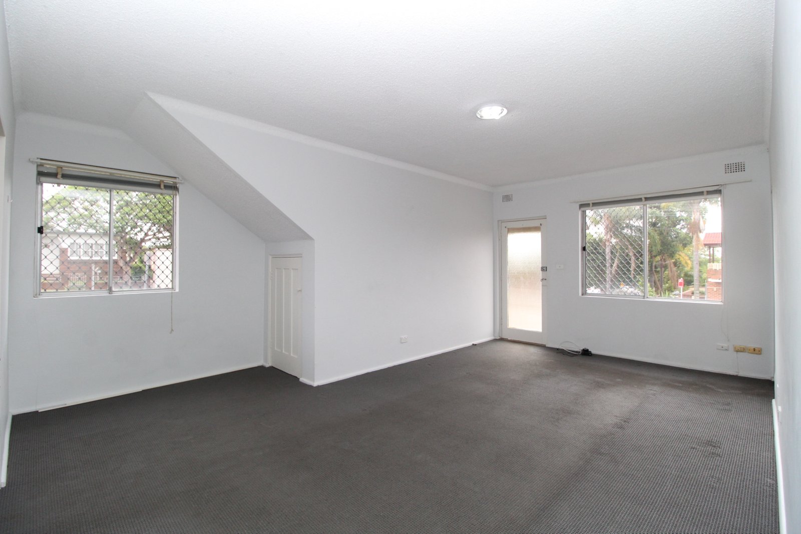 2/106 Sproule Street LAKEMBA 1