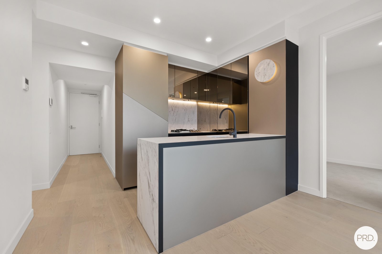 2106/138 Spencer Street MELBOURNE 4