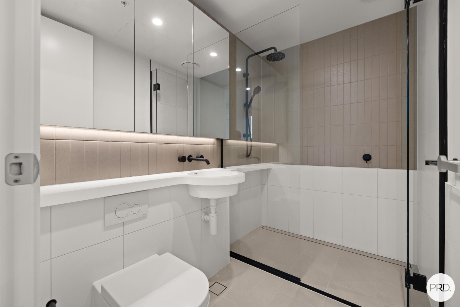 2106/138 Spencer Street MELBOURNE 7