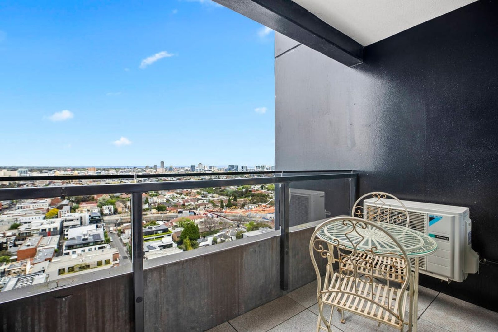 Gallery: 2106/229 Toorak Road