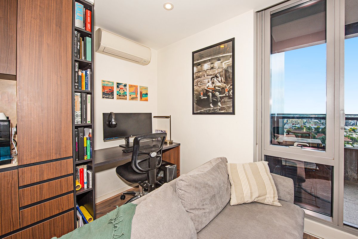 Gallery: 2106/229 Toorak Road