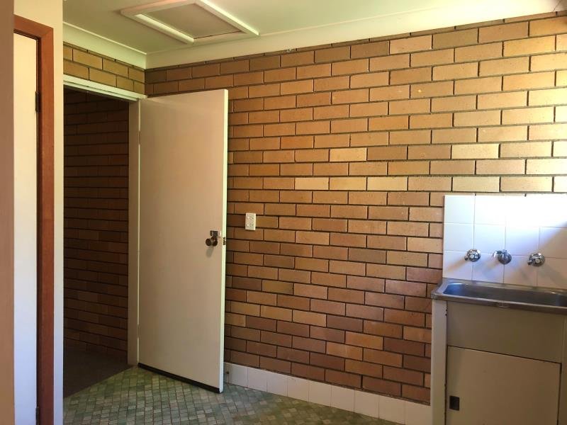 2/107 Petra Avenue TAMWORTH 5