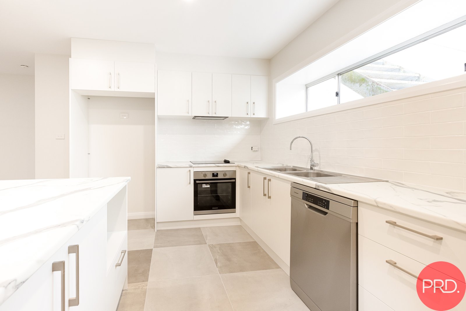 2/107 Windermere Road LOCHINVAR 3