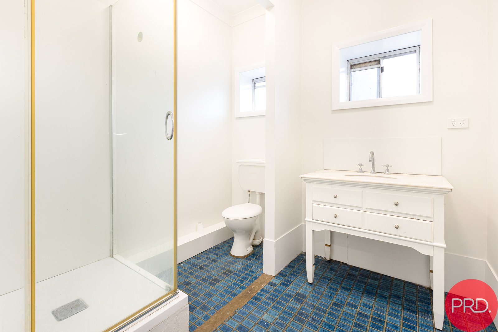 2/107 Windermere Road LOCHINVAR 4