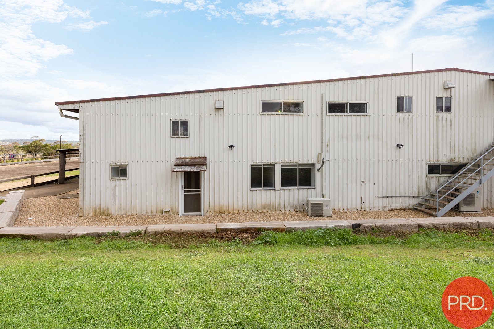 2/107 Windermere Road LOCHINVAR 7