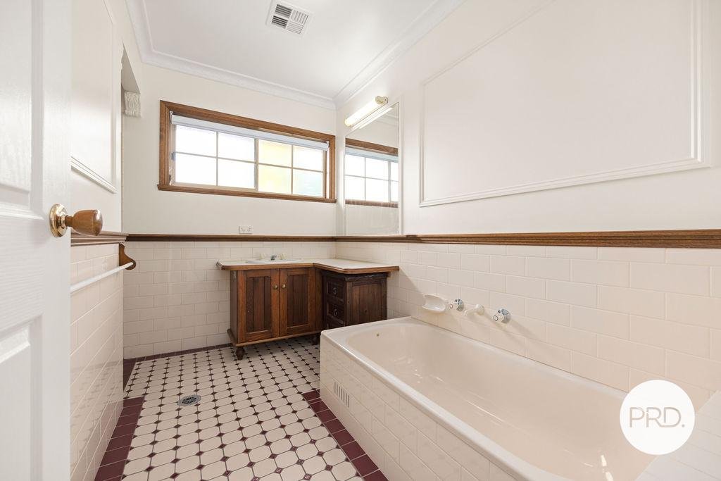 2/1070 Bunton Street NORTH ALBURY 8