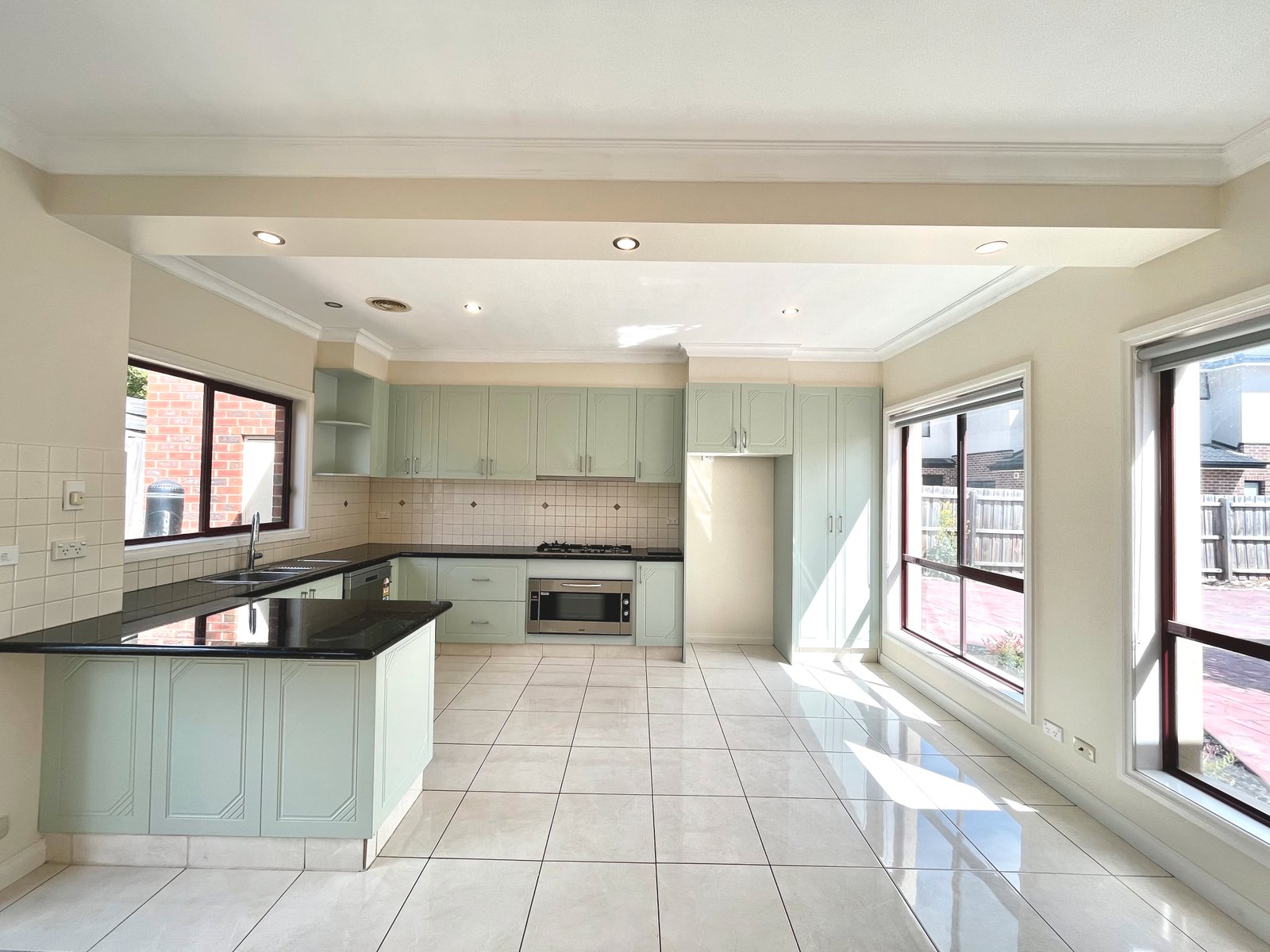 Gallery: 2/1074 North Road